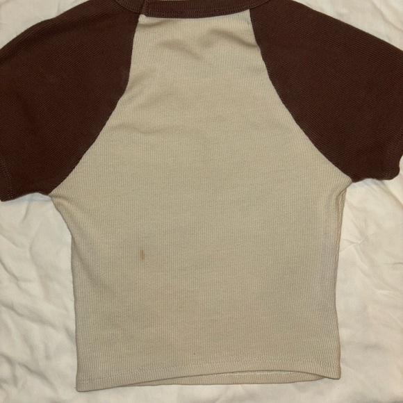 brown and white baby tee - Picture 2 of 2